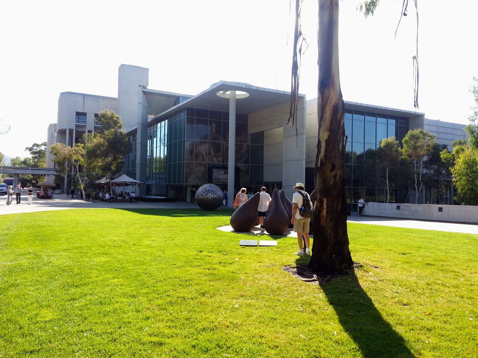 National Gallery of Australia entrance, lawn and outdoor sculpture
